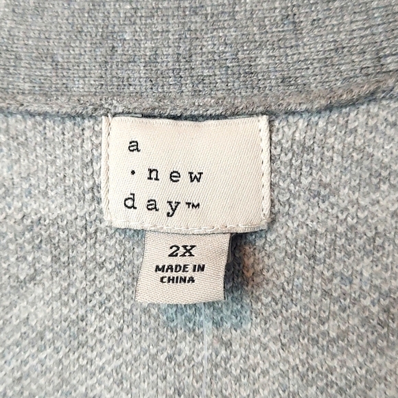 🆕➕️ A New Day Women's Soft Cashmere Gray Grid Pattern Cardigan Sweater, Size 2X - Picture 3 of 9